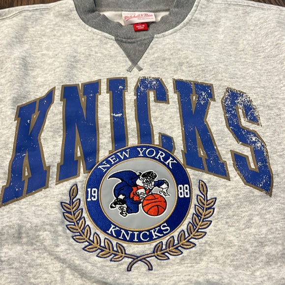 Knicks Women’s Grey and Royal Blue Crewneck Sweatshirt Like New Size Small - Picture 2 of 7